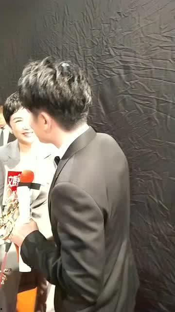 郭京飞吃瓜娱乐,多面人生，笑料百出