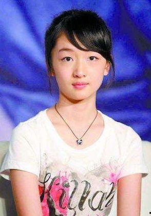 娱乐圈白富美吃瓜,揭秘家世显赫的她们如何高开低走